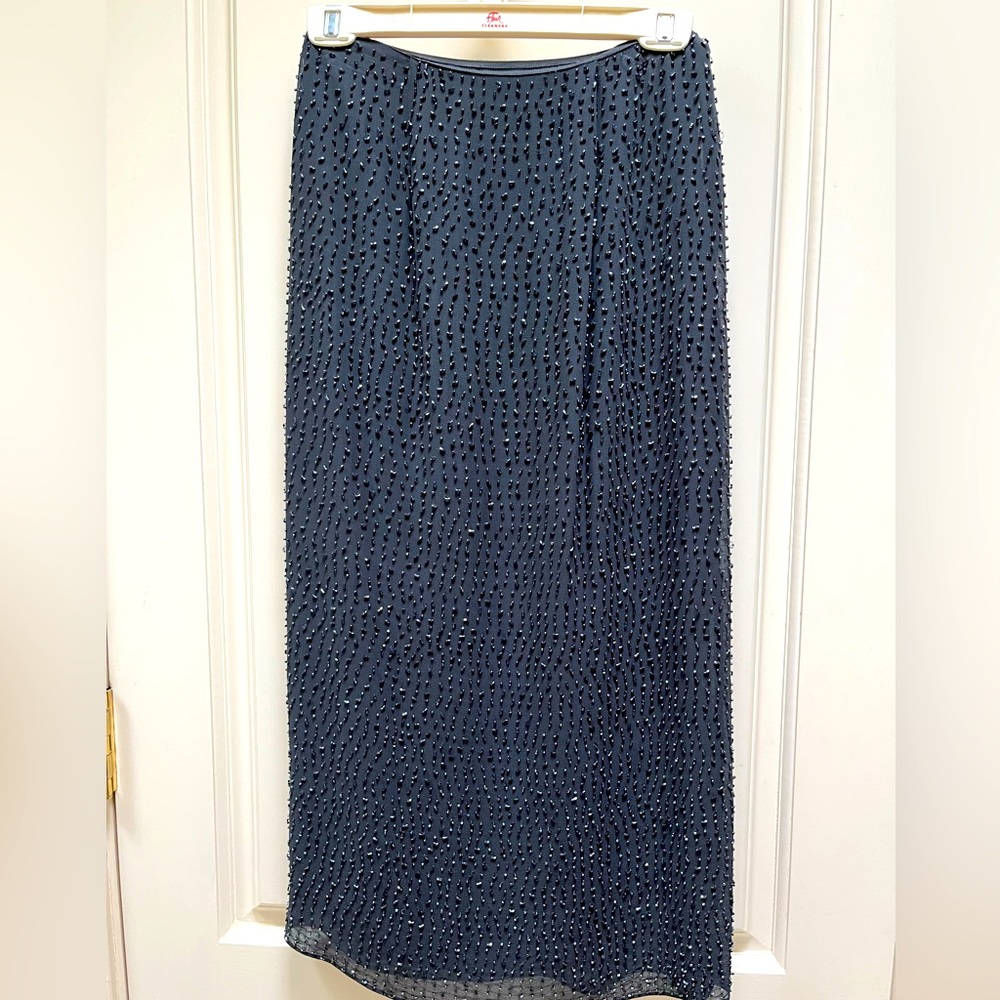 Dana Buchman size 4 dark gray sequined skirt